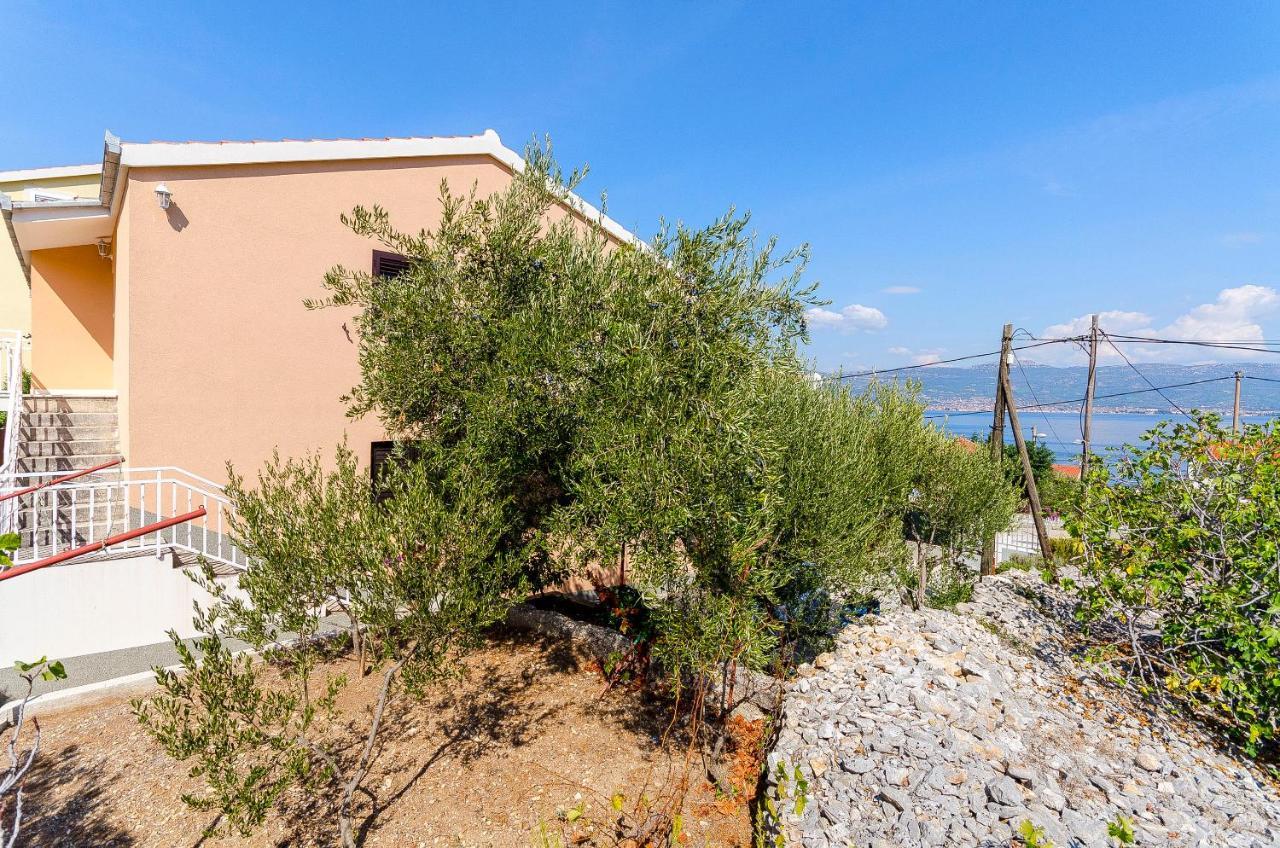 Apartments Milka Slatine Εξωτερικό φωτογραφία